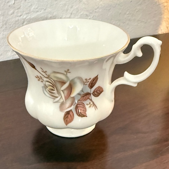 💰Vintage Richmond Bone China Teacup & Saucer Retro 1970’s White Rose Brown Leaf. - Picture 6 of 11